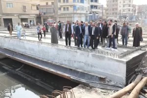 محافظ الشرقية يتفقد أعمال التغطية بمصرف بلبيس العمومي 115 - جريدة المساء