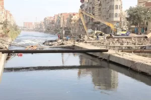 محافظ الشرقية يتفقد أعمال التغطية بمصرف بلبيس العمومي 103 - جريدة المساء