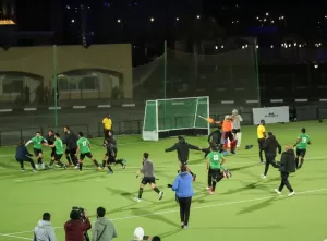 بحضور وزير الشباب والرياضة ورئيس هيئة قناة السويس ومحافظ الإسماعيلية ..محافظ الشرقية يشهد المباراة النهائية لبطولة أفريقيا للأندية الأبطال ويهنيء فريق نادي الشرقية لتتويجه بلقب البطولة للمرة الـ 28 في تاريخه 69 - جريدة المساء