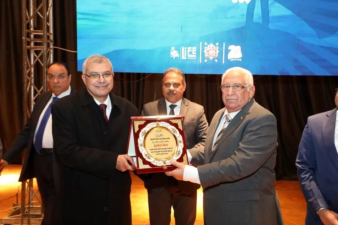 محافظ الشرقية يشهد الحفل السنوي لجمعية صناع الحياه لتنمية المجتمع بقاعة المؤتمرات الكبري بجامعة الزقازيق 19 - جريدة المساء