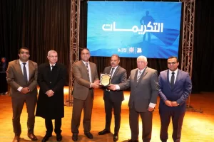 محافظ الشرقية يشهد الحفل السنوي لجمعية صناع الحياه لتنمية المجتمع بقاعة المؤتمرات الكبري بجامعة الزقازيق 29 - جريدة المساء