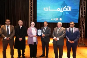 محافظ الشرقية يشهد الحفل السنوي لجمعية صناع الحياه لتنمية المجتمع بقاعة المؤتمرات الكبري بجامعة الزقازيق 23 - جريدة المساء