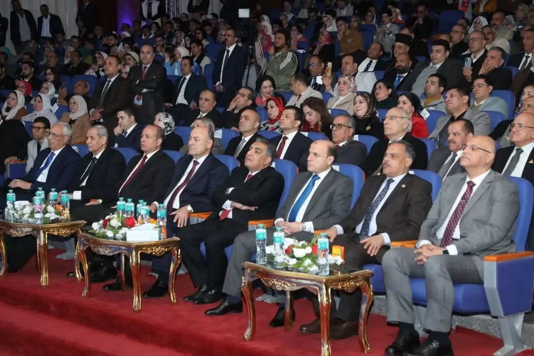 محافظ الشرقية يشهد احتفالية محافظة الدقهلية بعيدها القومي ويقدم التهنئة لقيادات وأبناء المحافظة 19 - جريدة المساء