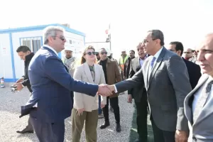 محافظ قنا يضع حجر أساس محطة معالجة صرف صحي بقريتي الأشراف وكرم عمران بإستثمارات 506 ملايين جنيه 25 - جريدة المساء