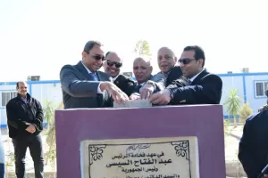 محافظ قنا يضع حجر أساس محطة معالجة صرف صحي بقريتي الأشراف وكرم عمران بإستثمارات 506 ملايين جنيه 29 - جريدة المساء