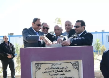 محافظ قنا يضع حجر أساس محطة معالجة صرف صحي بقريتي الأشراف وكرم عمران بإستثمارات 506 ملايين جنيه 29 - جريدة المساء