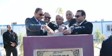 محافظ قنا يضع حجر أساس محطة معالجة صرف صحي بقريتي الأشراف وكرم عمران بإستثمارات 506 ملايين جنيه 1 - جريدة المساء