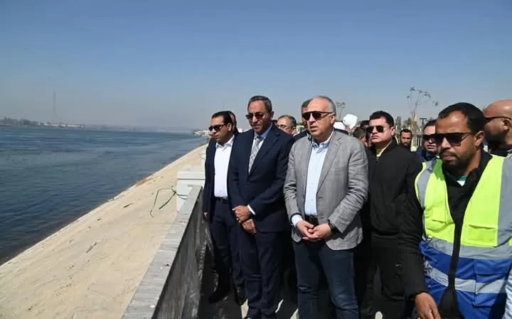 وزير الري يتفقد مشروعات الموارد المائية في قنا 19 - جريدة المساء