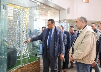 وزير قطاع الأعمال يزور "مصر للألومنيوم" بنجع حمادي ويبحث خطط التطوير مع نواب البرلمان 16 - جريدة المساء
