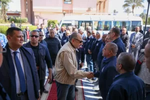 وزير قطاع الأعمال يزور "مصر للألومنيوم" بنجع حمادي ويبحث خطط التطوير مع نواب البرلمان 27 - جريدة المساء