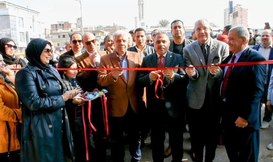 بأسعار مخفضة... محافظ الشرقية يفتتح معرضي «أهلا رمضان» بمدينتي أبو كبير وفاقوس 17 - جريدة المساء