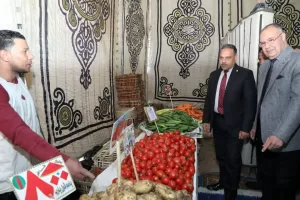 بأسعار مخفضة... محافظ الشرقية يفتتح معرضي «أهلا رمضان» بمدينتي أبو كبير وفاقوس 21 - جريدة المساء