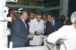 وزير التموين يتفقد مصنعي السكر والورق في قوص لمتابعة سير الإنتاج والتوريد 37 - جريدة المساء