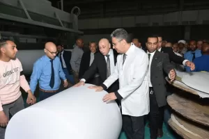 وزير التموين يتفقد مصنعي السكر والورق في قوص لمتابعة سير الإنتاج والتوريد 33 - جريدة المساء