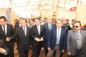 وزيرالتموين والتجارة الداخلية ومحافظ الشرقية يفتتحان معرض مكافحة الغلاء (أهلاً رمضان 2025) بالعاشر من رمضان 25 - جريدة المساء