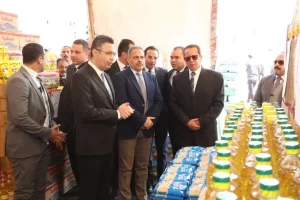 وزيرالتموين والتجارة الداخلية ومحافظ الشرقية يفتتحان معرض مكافحة الغلاء (أهلاً رمضان 2025) بالعاشر من رمضان 21 - جريدة المساء