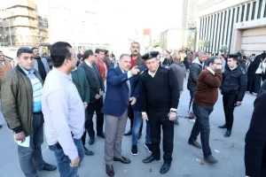 لإعادة الإنضباط للشارع .. محافظ الشرقية يقود حملة مكبرة لرفع الإشغالات والباعة الجائلين بشوارع الزقازيق 39 - جريدة المساء