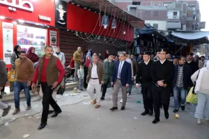 لإعادة الإنضباط للشارع .. محافظ الشرقية يقود حملة مكبرة لرفع الإشغالات والباعة الجائلين بشوارع الزقازيق 25 - جريدة المساء