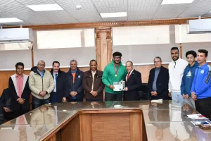 جامعة القناة تكرم أبطال منافسات مصارعة الذراعين 17 - جريدة المساء