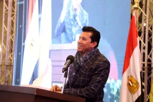 وزير الشباب ومحافظ الشرقية يشهدان حفل تجهيز 75 عروسا ..وإهداء 50 رحلة عمرة وفك كرب 50 غارمة من أبناء المحافظة 25 - جريدة المساء