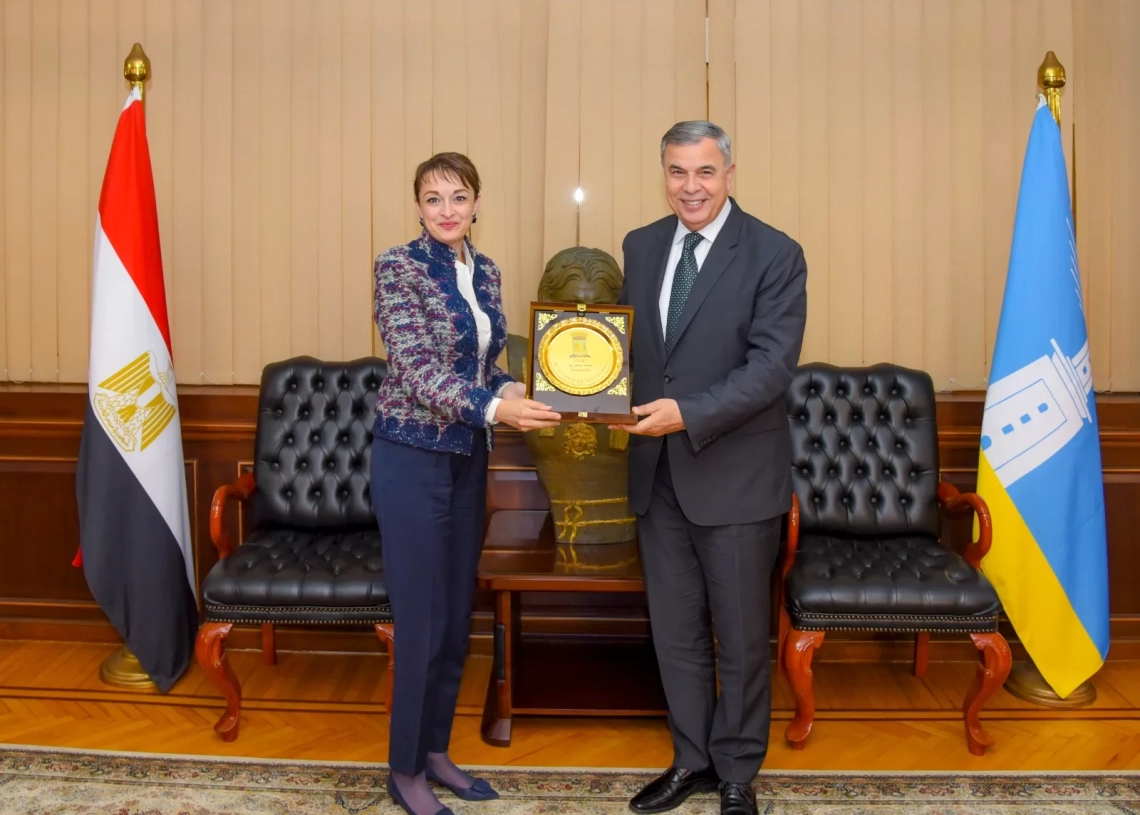 محافظ الإسكندرية يستقبل سفيرة رومانيا بالقاهرة لتوطيد أواصر التعاون بين البلدين 18 - جريدة المساء