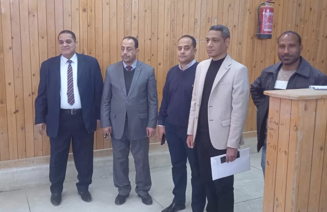 هدوء وانضباط في امتحانات دبلوم الدراسات العليا بكلية الحقوق بجامعة جنوب الوادي 19 - جريدة المساء