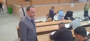 هدوء وانضباط في امتحانات دبلوم الدراسات العليا بكلية الحقوق بجامعة جنوب الوادي 29 - جريدة المساء