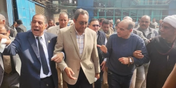 بحضور النائب هشام الشعيني ..محافظ قنا يُطلق إشارة بدء موسم عصير القصب بمصنع سكر نجع حمادي 1 - جريدة المساء