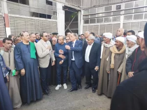 بحضور النائب هشام الشعيني ..محافظ قنا يُطلق إشارة بدء موسم عصير القصب بمصنع سكر نجع حمادي 29 - جريدة المساء