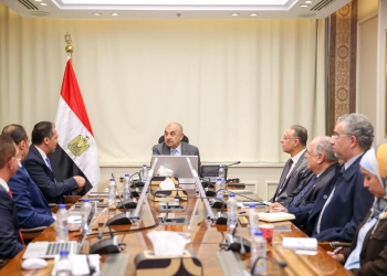 وزير قطاع الأعمال العام يبحث مع "سيمنس" سبل التعاون في تعزيز استخدام الأنظمة الذكية والحلول التكنولوجية بالشركات التابعة 22 - جريدة المساء وزير قطاع الأعمال العام يبحث مع "سيمنس" سبل التعاون في تعزيز استخدام الأنظمة الذكية والحلول التكنولوجية بالشركات التابعة 21 - جريدة المساء