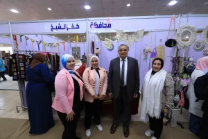 رئيس جامعة كفر الشيخ يشهد افتتاح معرض «أيادي مصر» للحرف اليدوية والتراثية بالمحافظة 27 - جريدة المساء