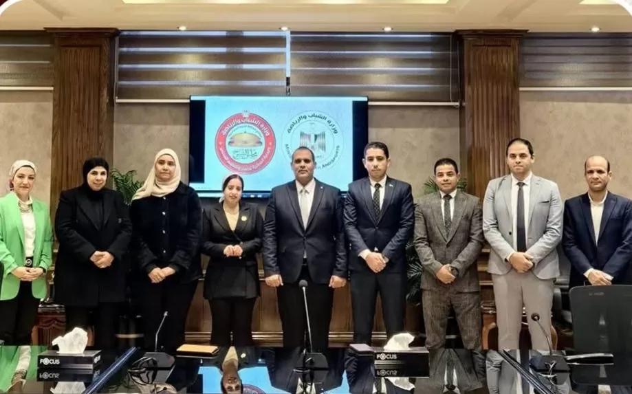 لجنة الشؤون المالية والاقتصادية والاستثمار بنموذج محاكاة مجلس الشيوخ تعقد أولى اجتماعاتها بمركز التعليم المدني بالجزيرة 18 - جريدة المساء