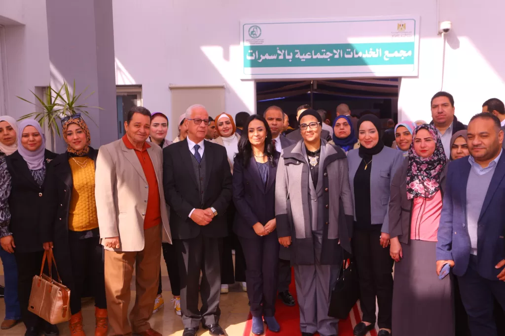 وزيرة التضامن ورئيسة القومى للمرأة تتفقدان مشروعات التمكين والخدمات الاجتماعية بالأسمرات 26 - جريدة المساء
