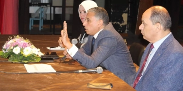 قبل ساعات من بدء الترم الثاني ||وكيل وزارة التعليم بالجيزة يطمئن العاملين: مستحقاتكم المالية ستصرف في موعدها ولا تهاون مع من يماطل فيها 1 - جريدة المساء