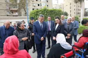 محافظ الجيزة يسلم ٥٣ كرسي كهربائي وموتوسيكل مجهز طبياً لذوى الهمم.. بالتعاون مع مؤسسة مصطفى وعلى أمين الخيرية 29 - جريدة المساء