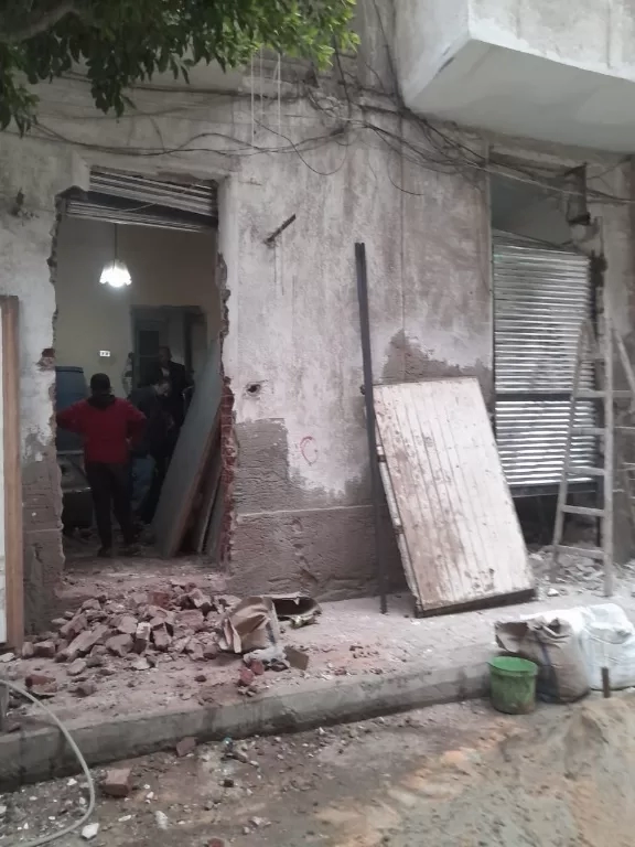 إيقاف أعمال تحويل شقة سكنية إلى محل بدون ترخيص بشارع ابن الملأ – محرم بك 18 - جريدة المساء