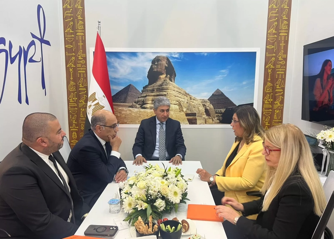 فى لقاءات مهنية لوزير السياحة والآثار باسطنبول.. بحث فرص الاستثمار السياحى فى مصر ..مع رجال الأعمال الأتراك.. زيادة أعداد الرحلات إلى المقاصد السياحية المصرية المختلفة 19 - جريدة المساء