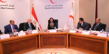 "مايا مرسي": الهلال الأحمر المصري مستمر في دعم غزة.. وتكريم بطولي لشابين أنقذا ثلاثة أطفال من النيران 1 - جريدة المساء