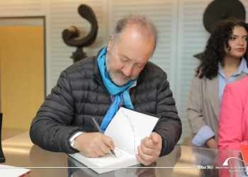 الشاعر التشيلي ثيودورو إلساكا في زيارة لمكتبة الإسكندرية 17 - جريدة المساء