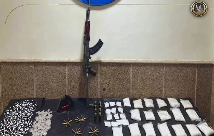 الداخلية تكشف تفاصيل مصرع عنصر إجرامي شديد الخطورة في قنا 20 - جريدة المساء الداخلية تكشف تفاصيل مصرع عنصر إجرامي شديد الخطورة في قنا 19 - جريدة المساء