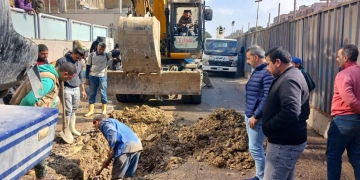 انتهاء شركة مياه الشرب بالجيزة من صيانة خط المياه المكسور بشارع الأهرام 1 - جريدة المساء