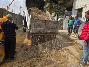 انتهاء شركة مياه الشرب بالجيزة من صيانة خط المياه المكسور بشارع الأهرام 22 - جريدة المساء