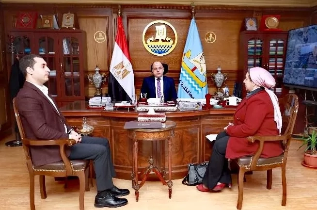 محافظ كفر الشيخ يكرم عزة السرجاني لتفوقها في التدريب الميداني ببرنامج "المرأة تقود للتنفيذيات" 19 - جريدة المساء