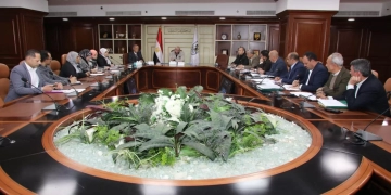 محافظ بني سويف يناقش تطوير مركز معلومات شبكات المرافق ويتابع مستجدات ملف التصالح 1 - جريدة المساء