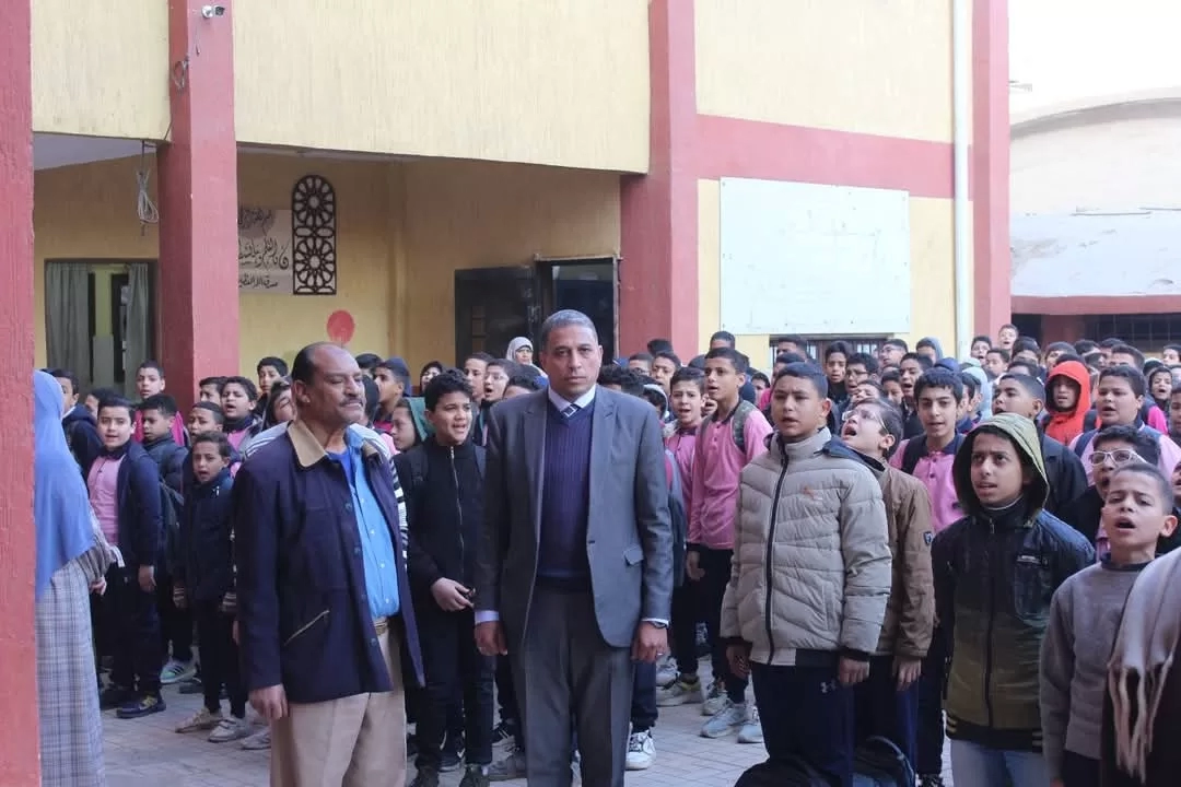 وكيل وزارة التعليم بالجيزة يقيل مدير مدرسة بسبب "الكانتين".. ويصدر قرارا جديدا بشأن التقييمات 19 - جريدة المساء