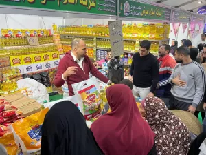 إقبال كبير على معرض "أهلاً رمضان" في بورسعيد 29 - جريدة المساء