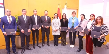 وزيرة التضامن تكرم فريقها المشارك في مناقشات استعراض التقرير الدوري الشامل لملف حقوق الإنسان بجنيف 1 - جريدة المساء