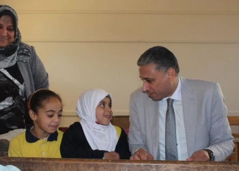 وكيل وزارة التعليم بالجيزة لأولياء الأمور: تابعوا مواعيد حضور وانصراف أبنائكم بالمدارس.. وفي انتظار مقترحاتكم 27 - جريدة المساء