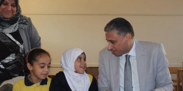 وكيل وزارة التعليم بالجيزة لأولياء الأمور: تابعوا مواعيد حضور وانصراف أبنائكم بالمدارس.. وفي انتظار مقترحاتكم 1 - جريدة المساء