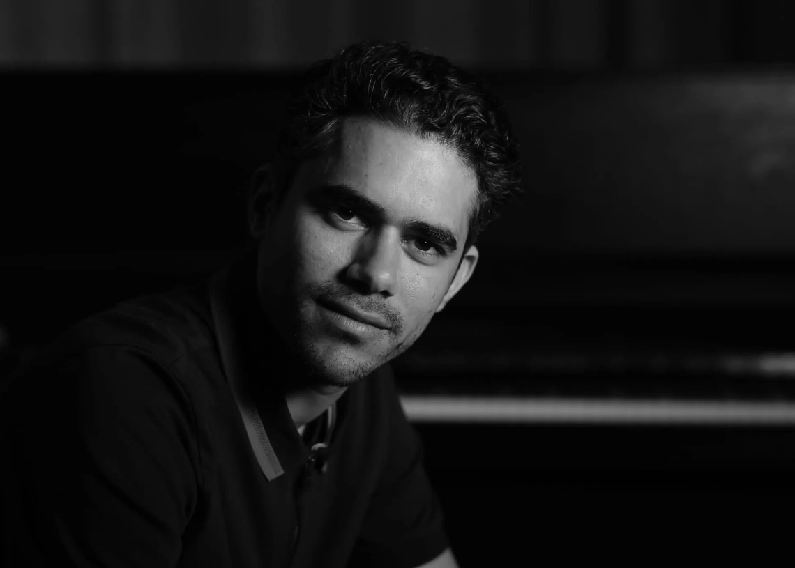 عازف البيانو سيف الدين شريف ضيف أوركسترا القاهرة السيمفوني 19 - جريدة المساء